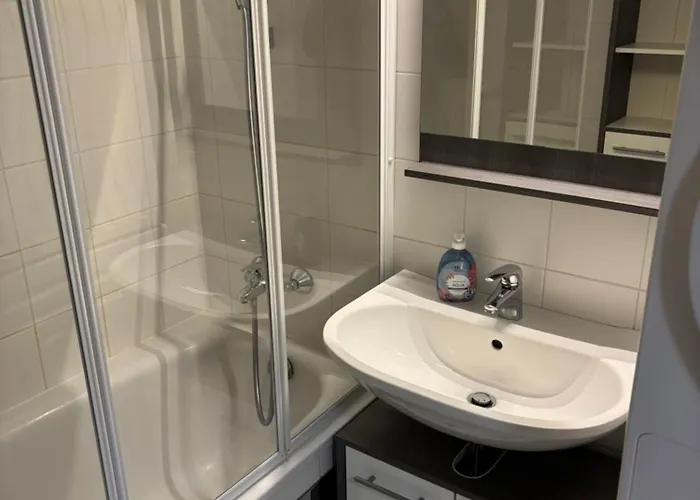 Cozy 2-room Private Near U1 Subway Apartamento Viena